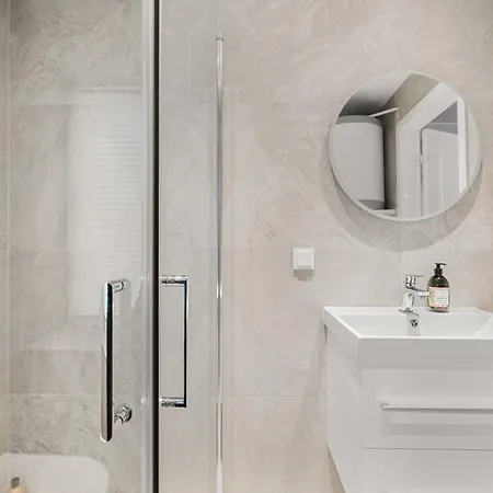 Scandinavian Design In Authentic Nordnes 卑爾根