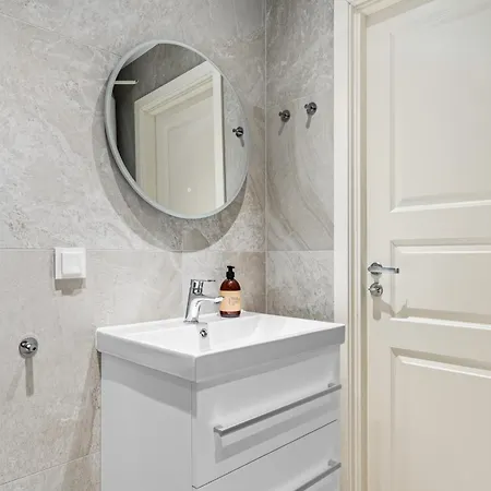 Scandinavian Design In Authentic Nordnes Leilighet *