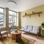 Scandinavian Design In Authentic Nordnes 公寓 *