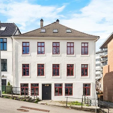 アパート Scandinavian Design In Authentic Nordnes ベルゲン